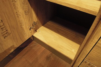Шкаф для белья «Пилигрим» (Дуб Каньон светлый, Фон серый) в Иланском - ilanskij.mebel54.com | фото